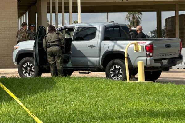 Shooter killed after 3 injured at U.S. Border Patrol building in Texas